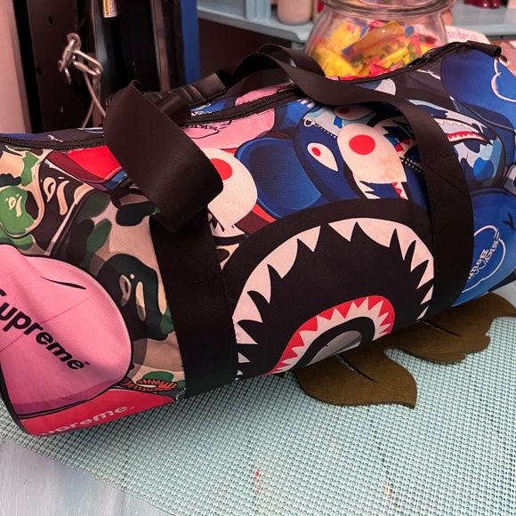 Supreme Duffel Bag - Picture 2 of 3